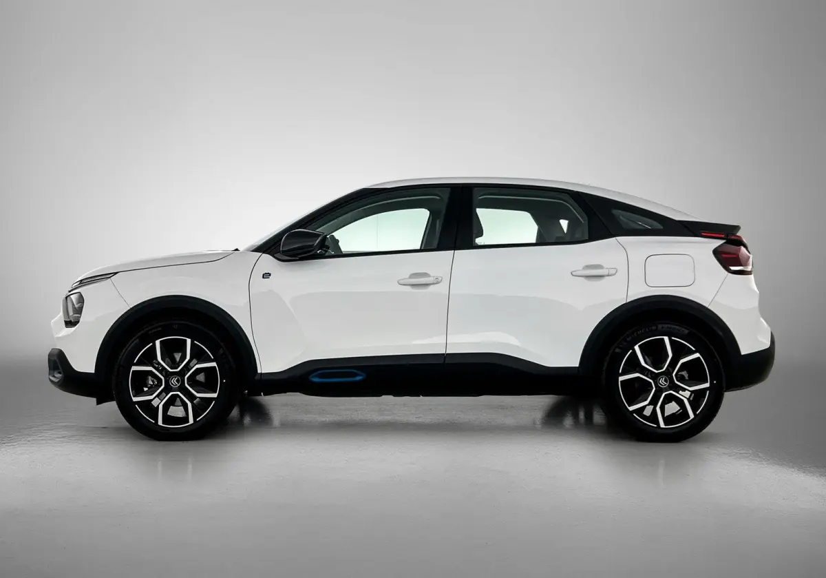 Feel Edition 50 kWh | ACCU 92% | Automaat | Head-up display | Camera | Navigatie | Parkeersensoren | Climate control | Cruise control | Lane assist |