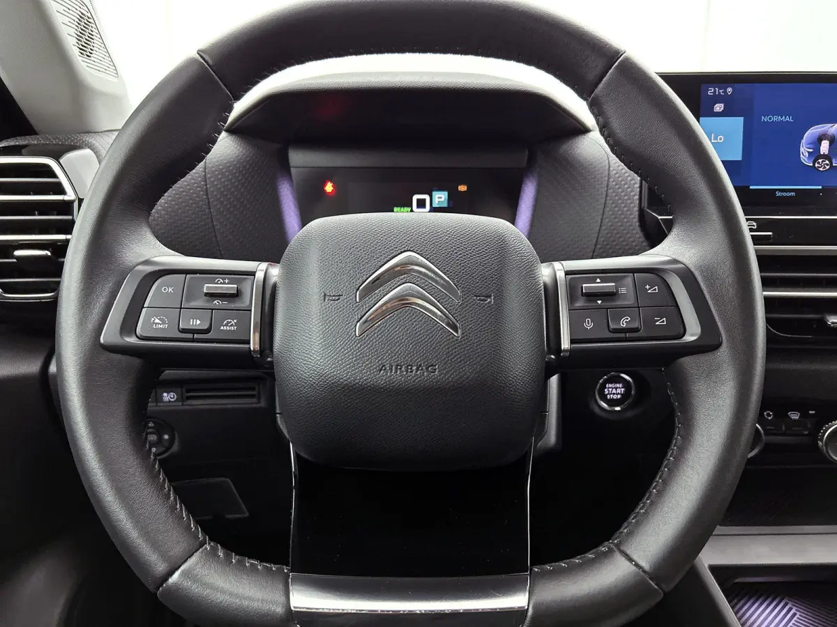 Feel Edition 50 kWh | ACCU 92% | Automaat | Head-up display | Camera | Navigatie | Parkeersensoren | Climate control | Cruise control | Lane assist |