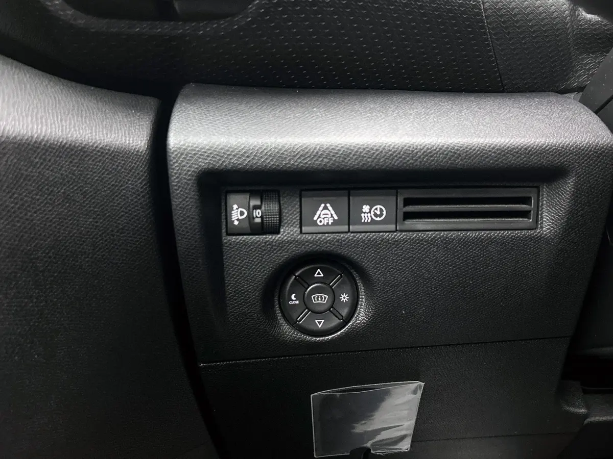 Feel Edition 50 kWh | ACCU 92% | Automaat | Head-up display | Camera | Navigatie | Parkeersensoren | Climate control | Cruise control | Lane assist |