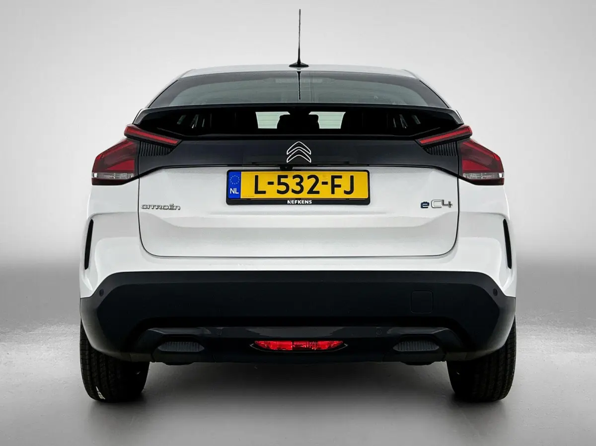 Feel Edition 50 kWh | ACCU 92% | Automaat | Head-up display | Camera | Navigatie | Parkeersensoren | Climate control | Cruise control | Lane assist |