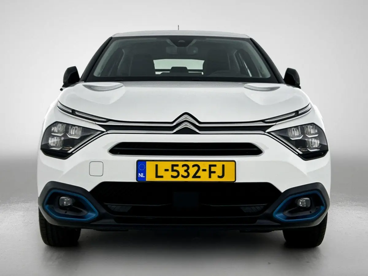 Feel Edition 50 kWh | ACCU 92% | Automaat | Head-up display | Camera | Navigatie | Parkeersensoren | Climate control | Cruise control | Lane assist |