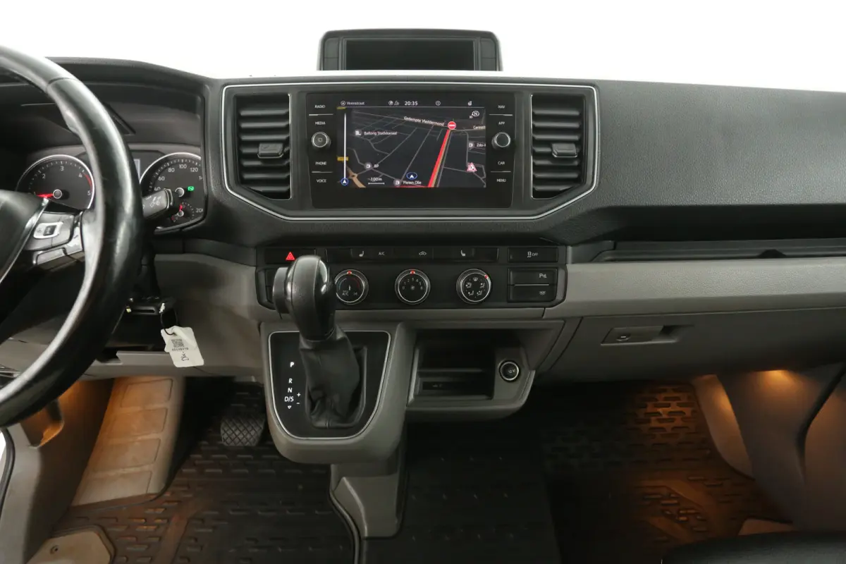 2.0 TDI 177PK L3H3 | Automaat | Dubbellucht | 3500KG Trekgew. | Airco | Cruise | Camera | Carplay | Trekhaak