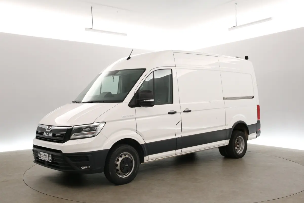 2.0 TDI 177PK L3H3 | Automaat | Dubbellucht | 3500KG Trekgew. | Airco | Cruise | Camera | Carplay | Trekhaak