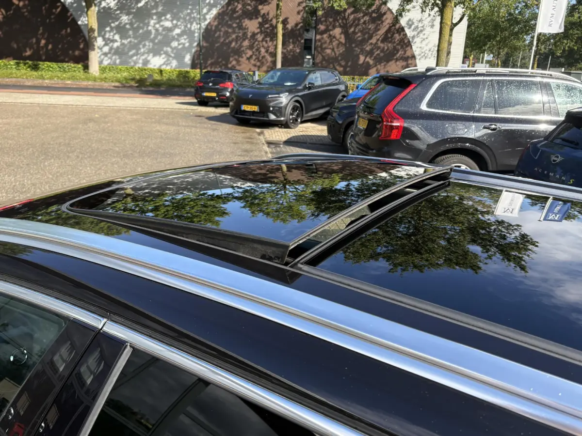 2.0 T5 Inscription VAN: € 26.900- VOOR: € 24.877,- UW HERFSTVOORDEEL: € 2.023,-| VOLVO DEALER ONDERHOUDEN | FULL OPTIONS| BOWERS & WILKINS| ELEK. TREKHAAK| PANO| STOELVENTILATIE| HUD| 
