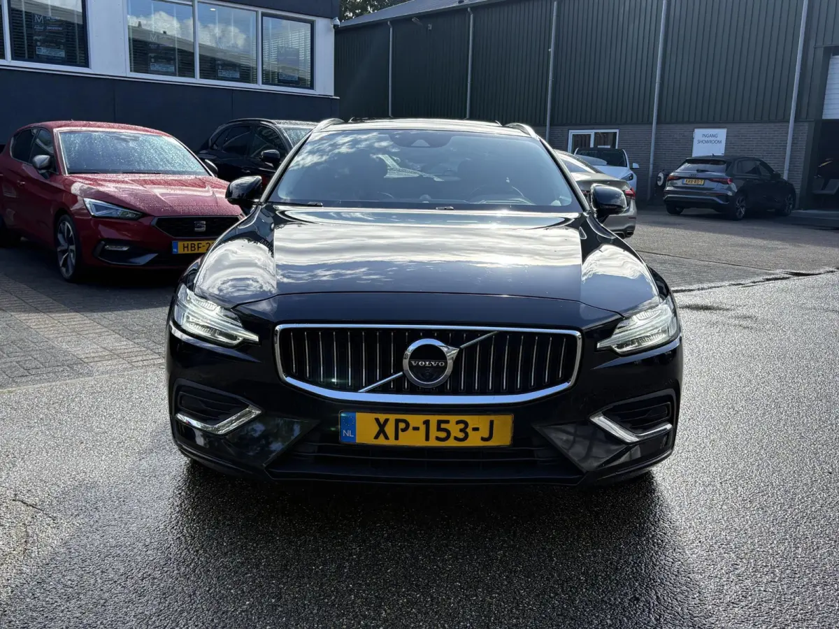 2.0 T5 Inscription VAN: € 26.900- VOOR: € 24.877,- UW HERFSTVOORDEEL: € 2.023,-| VOLVO DEALER ONDERHOUDEN | FULL OPTIONS| BOWERS & WILKINS| ELEK. TREKHAAK| PANO| STOELVENTILATIE| HUD| 