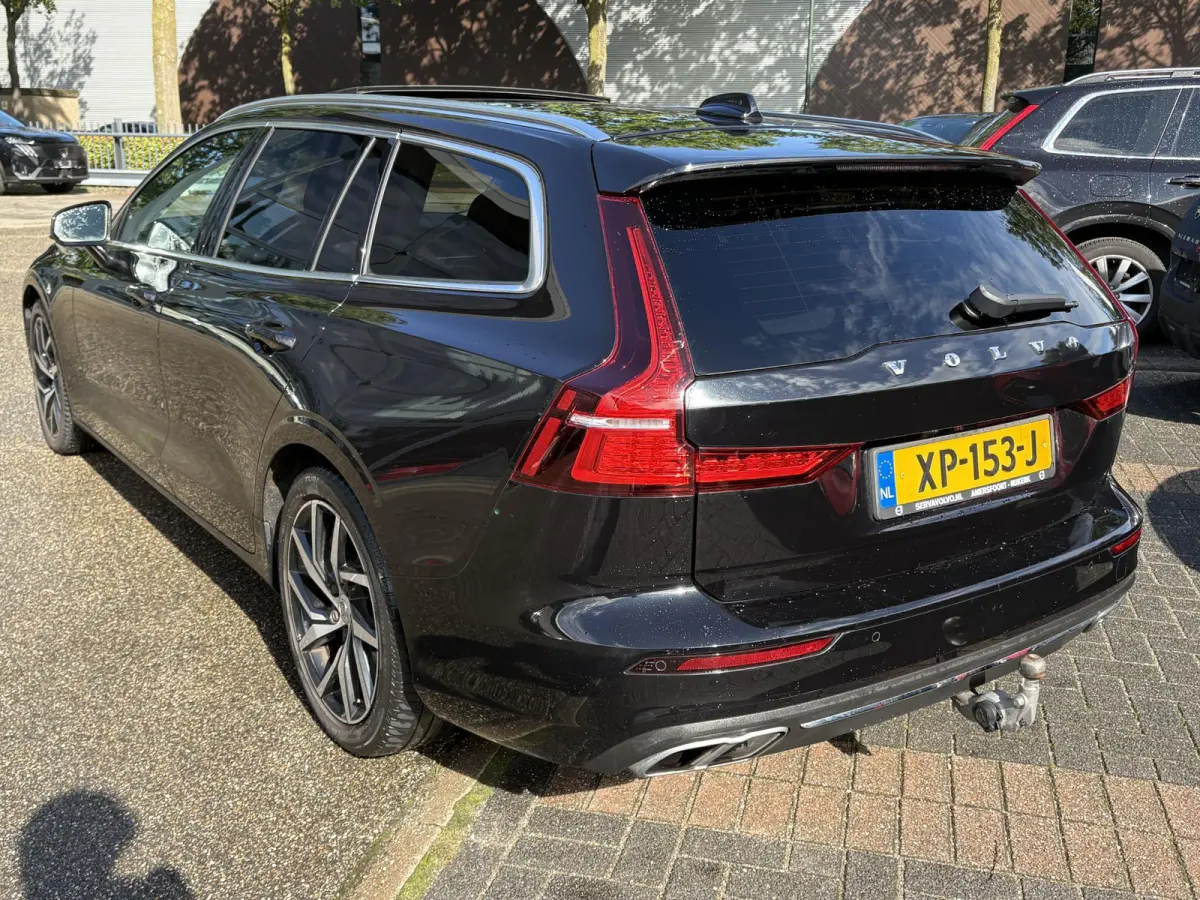 2.0 T5 Inscription VAN: € 26.900- VOOR: € 24.877,- UW HERFSTVOORDEEL: € 2.023,-| VOLVO DEALER ONDERHOUDEN | FULL OPTIONS| BOWERS & WILKINS| ELEK. TREKHAAK| PANO| STOELVENTILATIE| HUD| 
