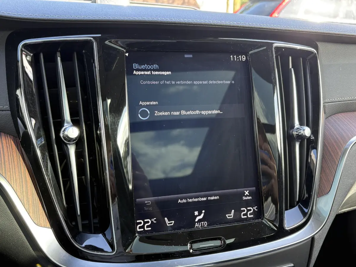 2.0 T5 Inscription VAN: € 26.900- VOOR: € 24.877,- UW HERFSTVOORDEEL: € 2.023,-| VOLVO DEALER ONDERHOUDEN | FULL OPTIONS| BOWERS & WILKINS| ELEK. TREKHAAK| PANO| STOELVENTILATIE| HUD| 