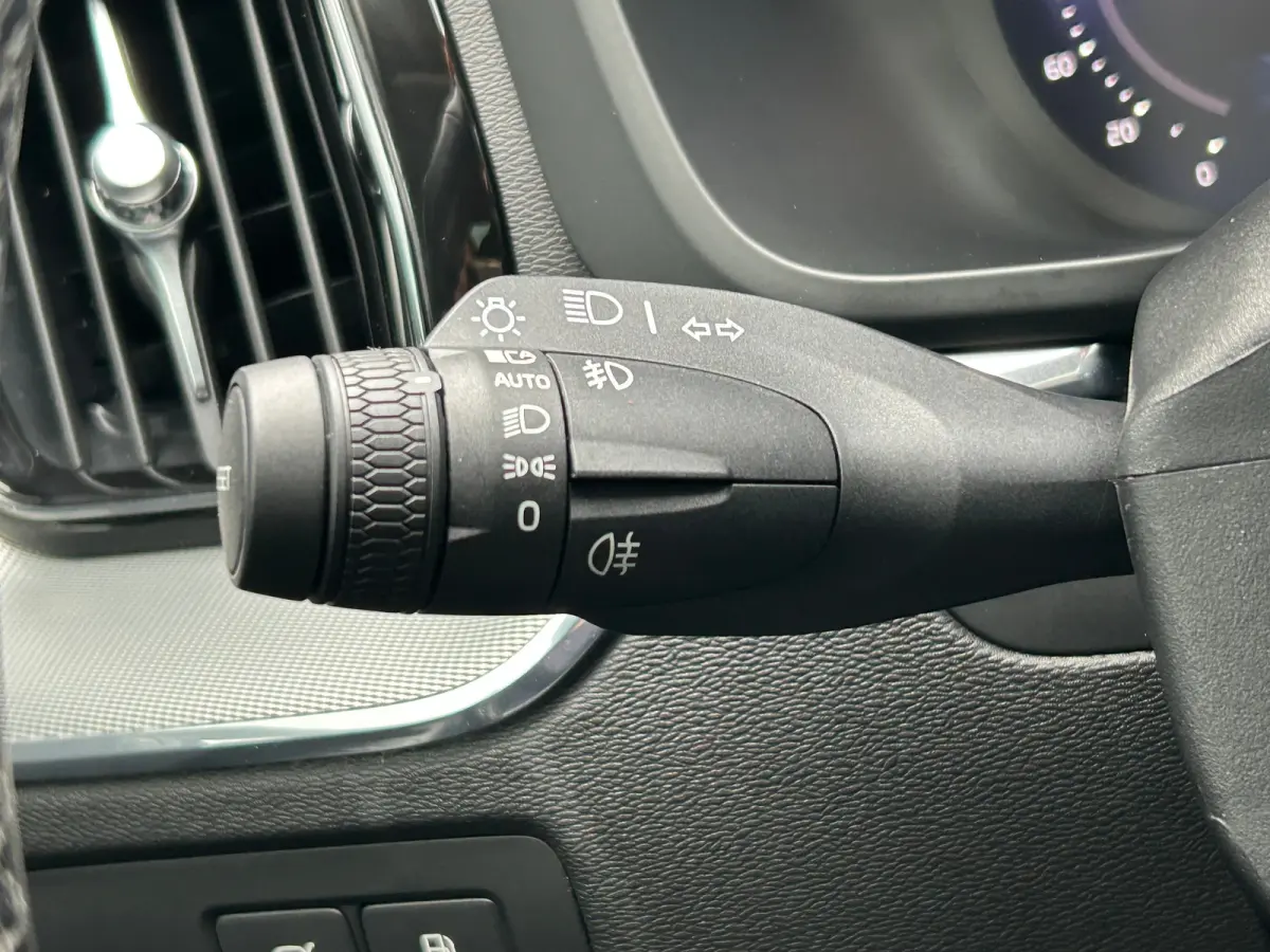 2.0 T6 Long Range AWD Plus Dark | Trekhaak | SOH 97% | Pano | Pilot Assist | BLIS | Stoel & stuurverwarming |