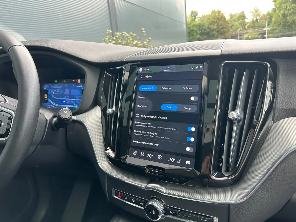 2.0 T6 Long Range AWD Plus Dark | Trekhaak | SOH 97% | Pano | Pilot Assist | BLIS | Stoel & stuurverwarming |