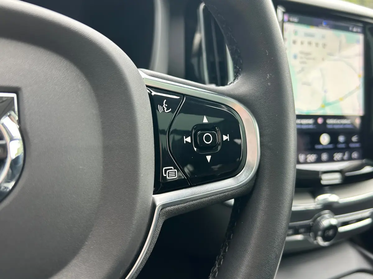 2.0 T6 Long Range AWD Plus Dark | Trekhaak | SOH 97% | Pano | Pilot Assist | BLIS | Stoel & stuurverwarming |