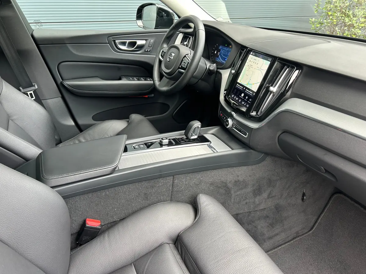 2.0 T6 Long Range AWD Plus Dark | Trekhaak | SOH 97% | Pano | Pilot Assist | BLIS | Stoel & stuurverwarming |