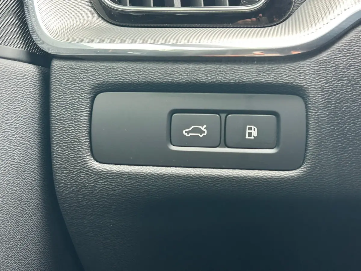 2.0 T6 Long Range AWD Plus Dark | Trekhaak | SOH 97% | Pano | Pilot Assist | BLIS | Stoel & stuurverwarming |