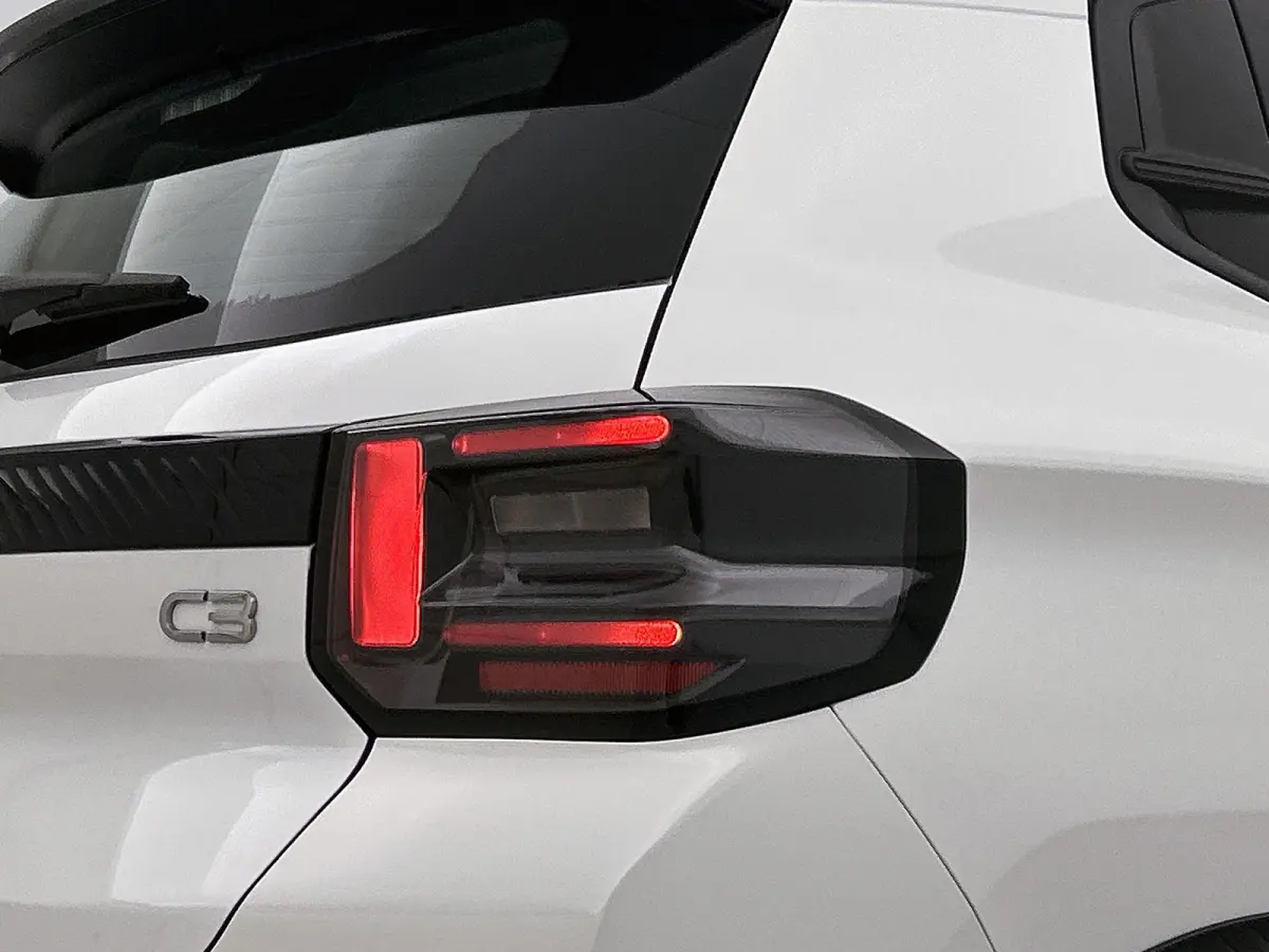 You 1.2 Turbo 100pk | Lage kilometerstand | Airco | Cruise Control | Parkeersensoren | Bluetooth | Automatisch dimlicht | Led koplampen | Multifunctioneel stuurwiel |