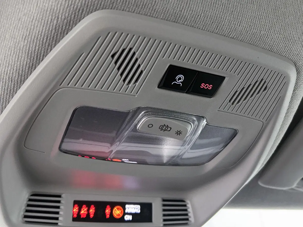 You 1.2 Turbo 100pk | Lage kilometerstand | Airco | Cruise Control | Parkeersensoren | Bluetooth | Automatisch dimlicht | Led koplampen | Multifunctioneel stuurwiel |