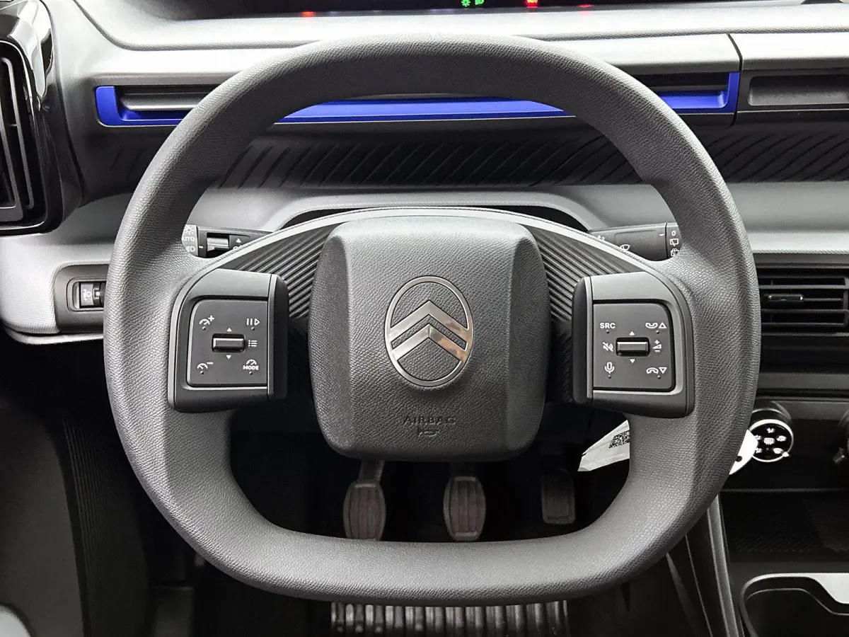 You 1.2 Turbo 100pk | Lage kilometerstand | Airco | Cruise Control | Parkeersensoren | Bluetooth | Automatisch dimlicht | Led koplampen | Multifunctioneel stuurwiel |