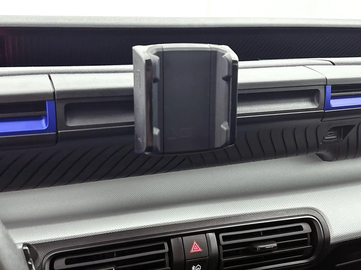 You 1.2 Turbo 100pk | Lage kilometerstand | Airco | Cruise Control | Parkeersensoren | Bluetooth | Automatisch dimlicht | Led koplampen | Multifunctioneel stuurwiel |