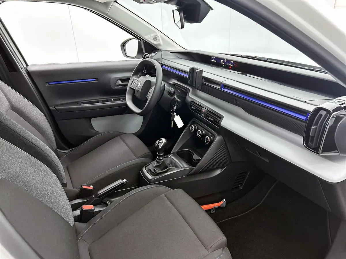 You 1.2 Turbo 100pk | Lage kilometerstand | Airco | Cruise Control | Parkeersensoren | Bluetooth | Automatisch dimlicht | Led koplampen | Multifunctioneel stuurwiel |