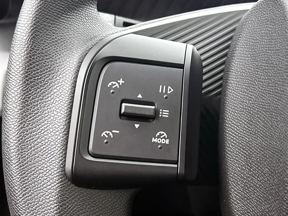 You 1.2 Turbo 100pk | Lage kilometerstand | Airco | Cruise Control | Parkeersensoren | Bluetooth | Automatisch dimlicht | Led koplampen | Multifunctioneel stuurwiel |