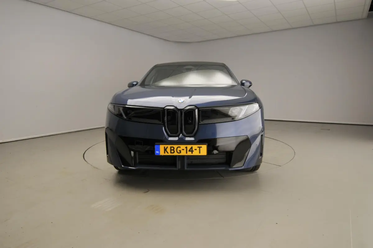 50 xDrive | M-Sportpakket | LED | HUD | Active cruise | SOH 100% | Panoramadak | Trekhaak | DAB | Harman-kardon sound | Alu 22 inch