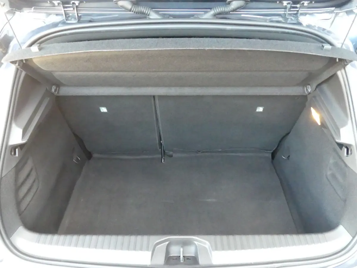 1.0 TCe Intens Lutecia | CAMERA | 360 CAMERA | PARKEERSENSOREN V+A | 17'' LMV | APPLE CARPLAY/ANDROID AUTO | NAVI | LMV 17" |