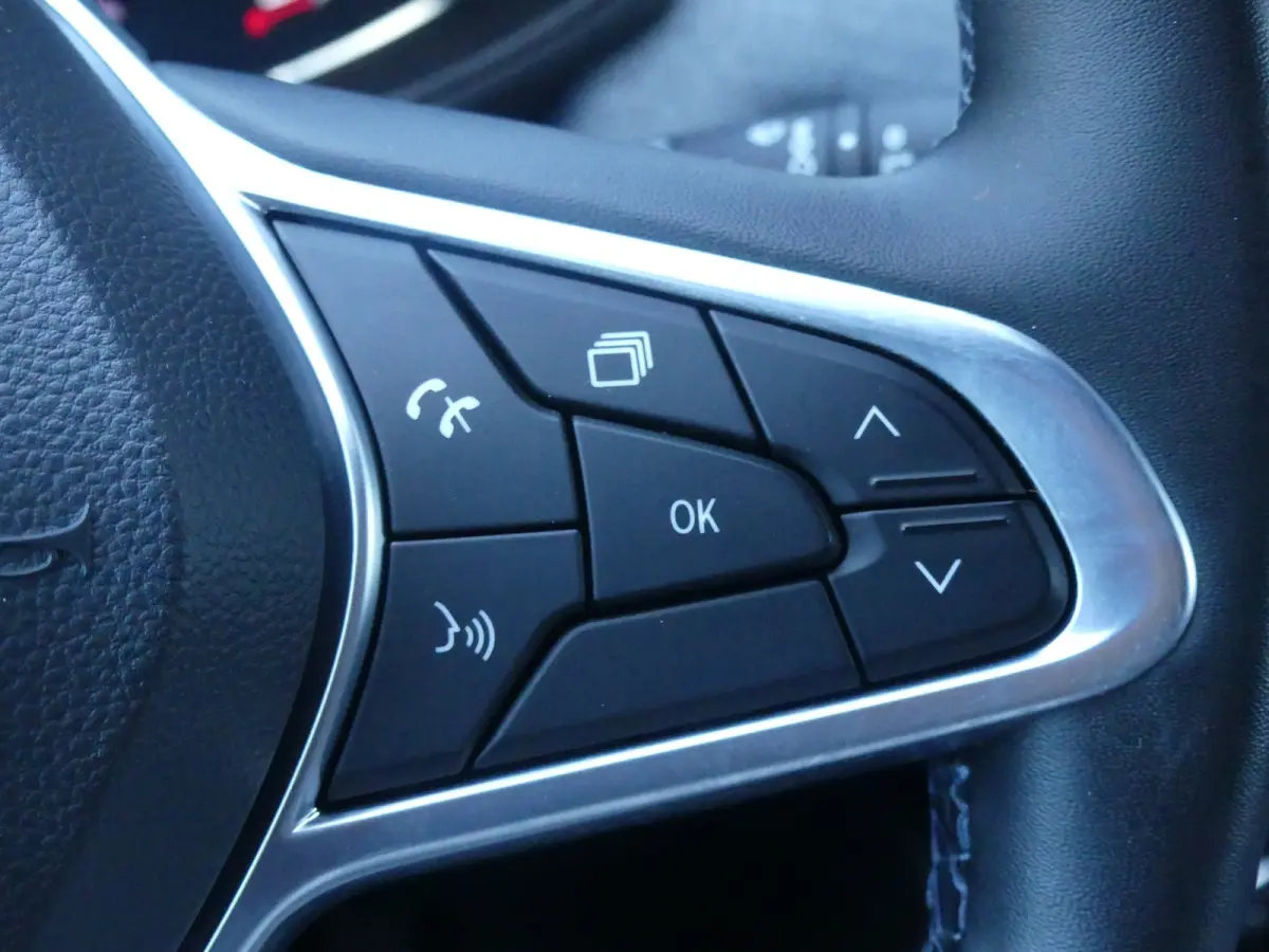 1.0 TCe Intens Lutecia | CAMERA | 360 CAMERA | PARKEERSENSOREN V+A | 17'' LMV | APPLE CARPLAY/ANDROID AUTO | NAVI | LMV 17" |