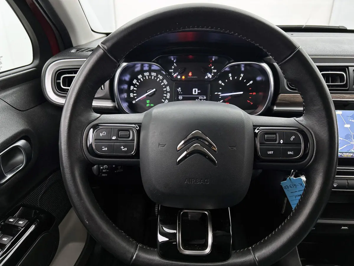 Shine 83pk | Navigatie | Achteruitrijcamera | Climate Control | Cruise Control | Parkeersensoren | Bluetooth | Apple Carplay / Android Auto | Elektrisch inklapbare spiegels | Afwijkende dakk