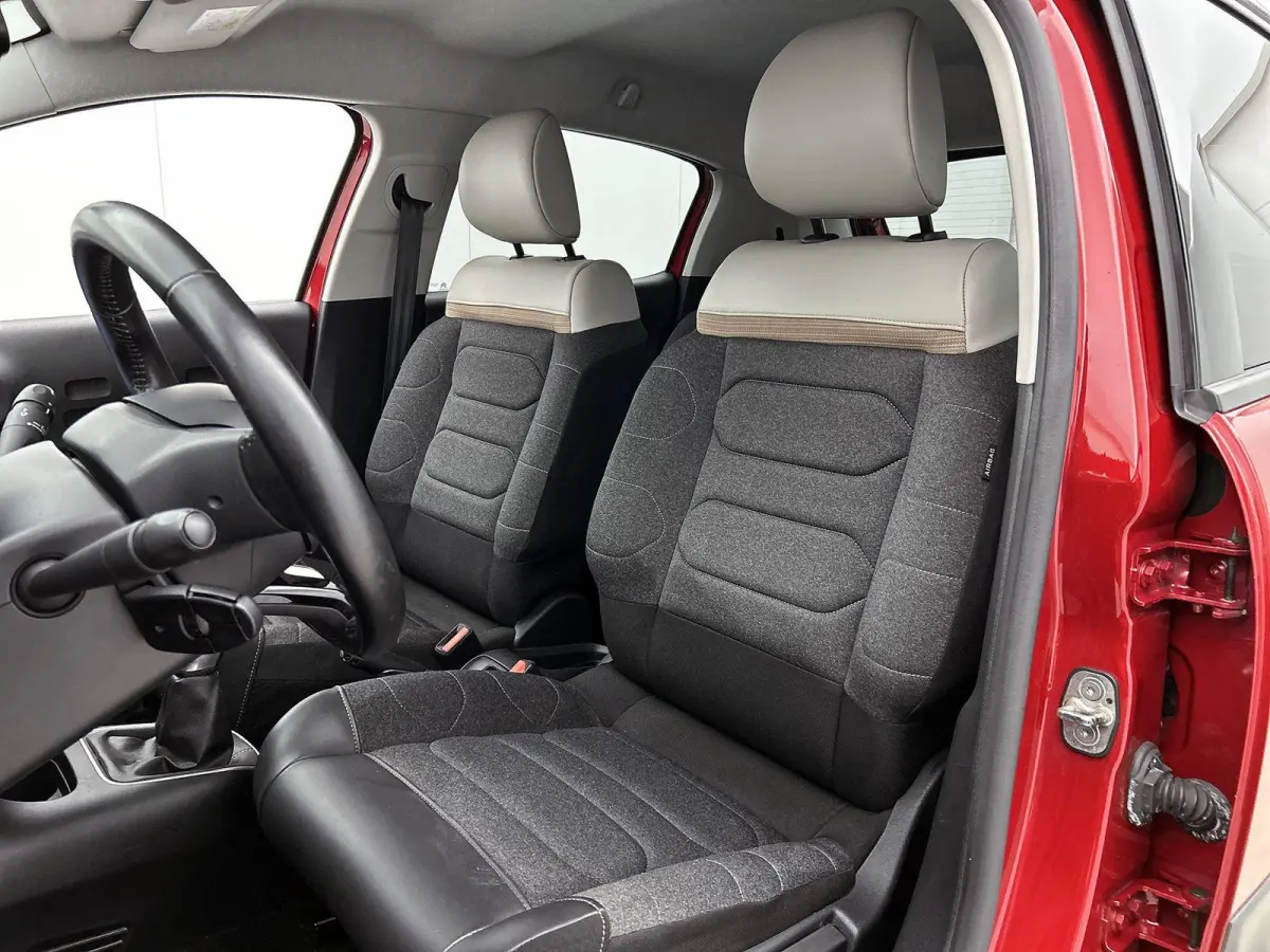Shine 83pk | Navigatie | Achteruitrijcamera | Climate Control | Cruise Control | Parkeersensoren | Bluetooth | Apple Carplay / Android Auto | Elektrisch inklapbare spiegels | Afwijkende dakk