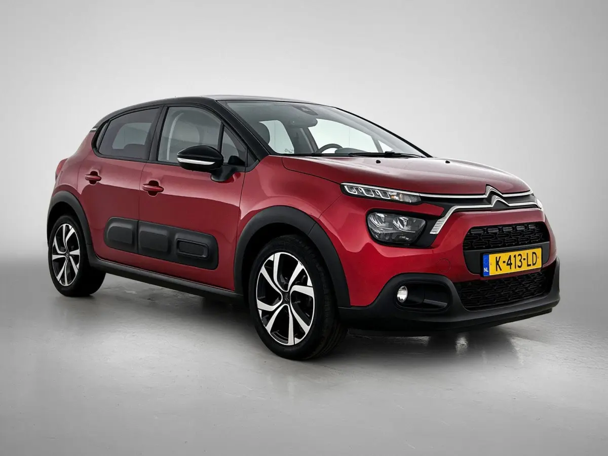 Shine 83pk | Navigatie | Achteruitrijcamera | Climate Control | Cruise Control | Parkeersensoren | Bluetooth | Apple Carplay / Android Auto | Elektrisch inklapbare spiegels | Afwijkende dakk
