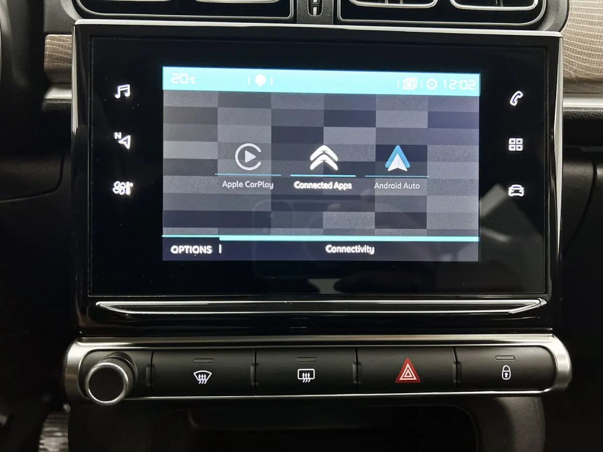 Shine 83pk | Navigatie | Achteruitrijcamera | Climate Control | Cruise Control | Parkeersensoren | Bluetooth | Apple Carplay / Android Auto | Elektrisch inklapbare spiegels | Afwijkende dakk