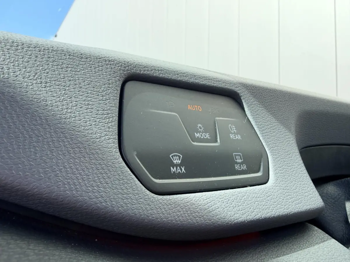 Life 58 kWh 1e eig|Dealer OH|Apple Carplay|ACC