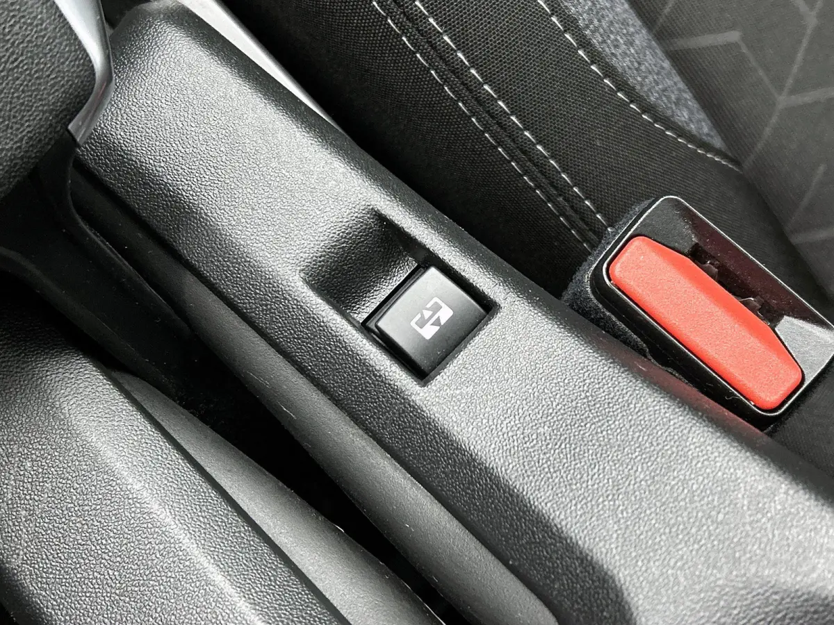SUV Blue Lion 110pk | Lage kilometerstand! | 1e Eigenaar | Navigatie | Panoramadak | Airco | Cruise Control | Parkeersensoren | DAB+ radio | Bluetooth | Elektrisch inklapbare spiegels | Mult