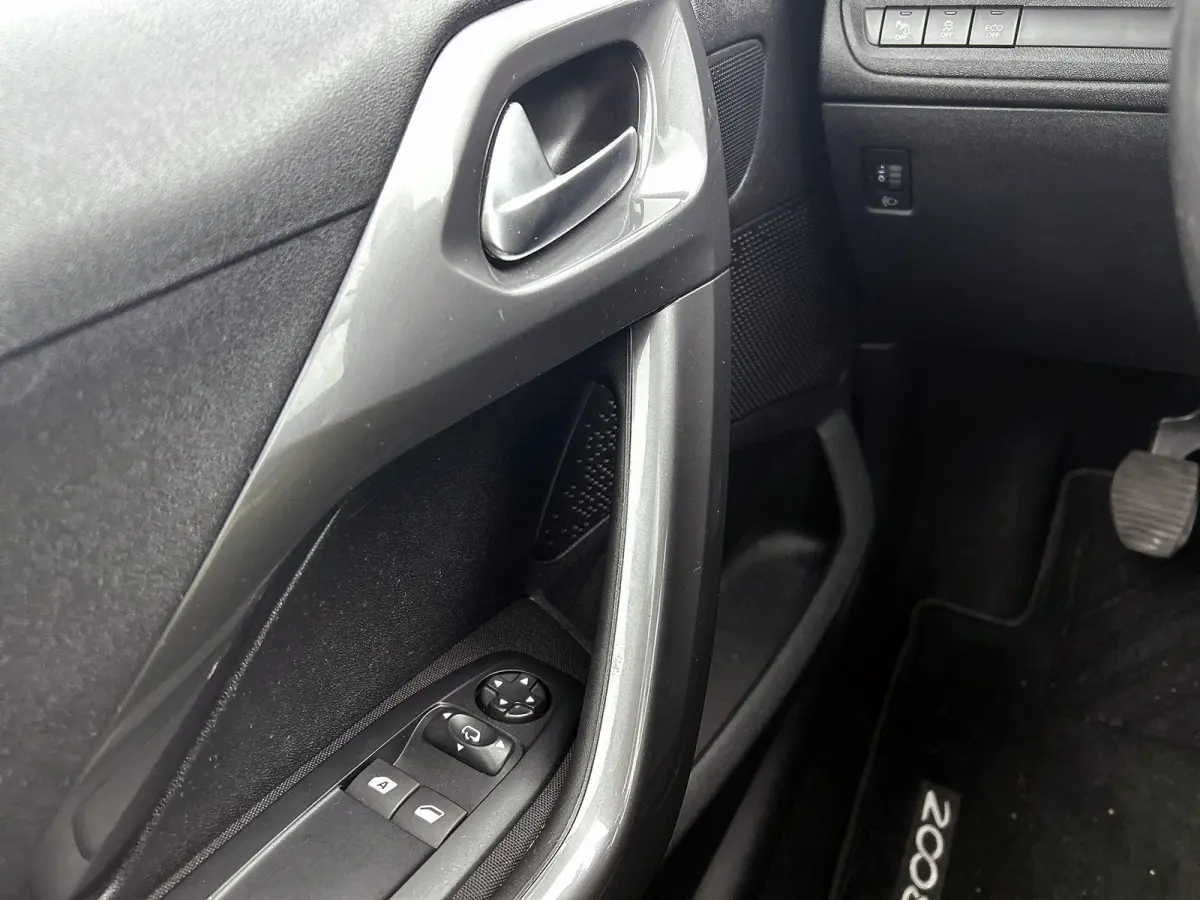 SUV Blue Lion 110pk | Lage kilometerstand! | 1e Eigenaar | Navigatie | Panoramadak | Airco | Cruise Control | Parkeersensoren | DAB+ radio | Bluetooth | Elektrisch inklapbare spiegels | Mult