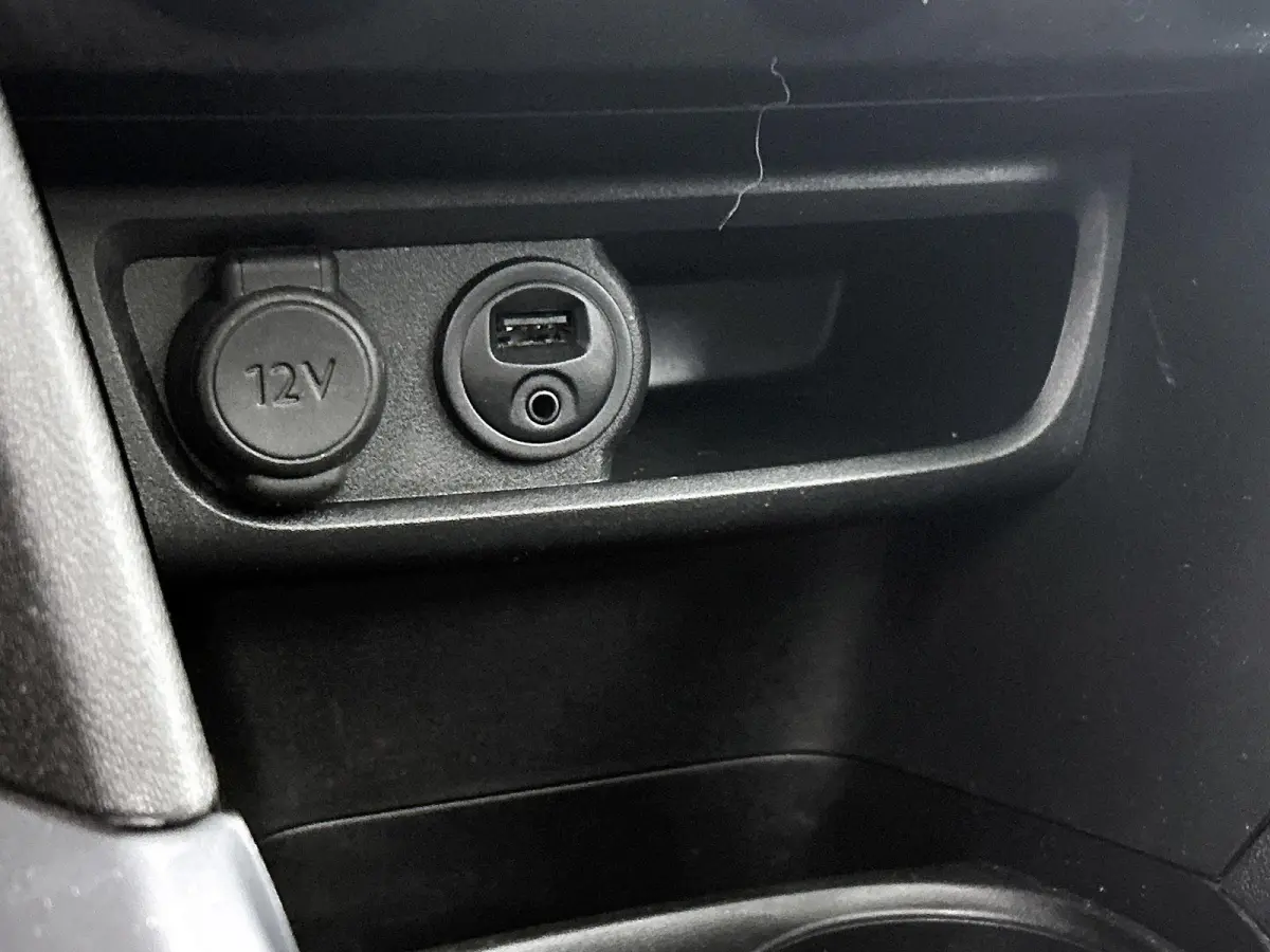 SUV Blue Lion 110pk | Lage kilometerstand! | 1e Eigenaar | Navigatie | Panoramadak | Airco | Cruise Control | Parkeersensoren | DAB+ radio | Bluetooth | Elektrisch inklapbare spiegels | Mult