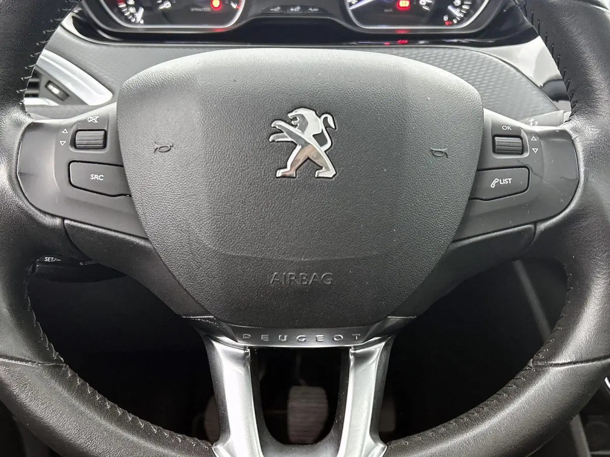 SUV Blue Lion 110pk | Lage kilometerstand! | 1e Eigenaar | Navigatie | Panoramadak | Airco | Cruise Control | Parkeersensoren | DAB+ radio | Bluetooth | Elektrisch inklapbare spiegels | Mult