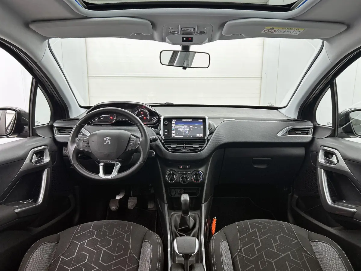 SUV Blue Lion 110pk | Lage kilometerstand! | 1e Eigenaar | Navigatie | Panoramadak | Airco | Cruise Control | Parkeersensoren | DAB+ radio | Bluetooth | Elektrisch inklapbare spiegels | Mult