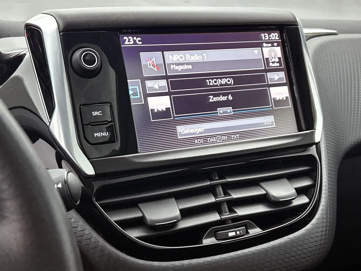 SUV Blue Lion 110pk | Lage kilometerstand! | 1e Eigenaar | Navigatie | Panoramadak | Airco | Cruise Control | Parkeersensoren | DAB+ radio | Bluetooth | Elektrisch inklapbare spiegels | Mult