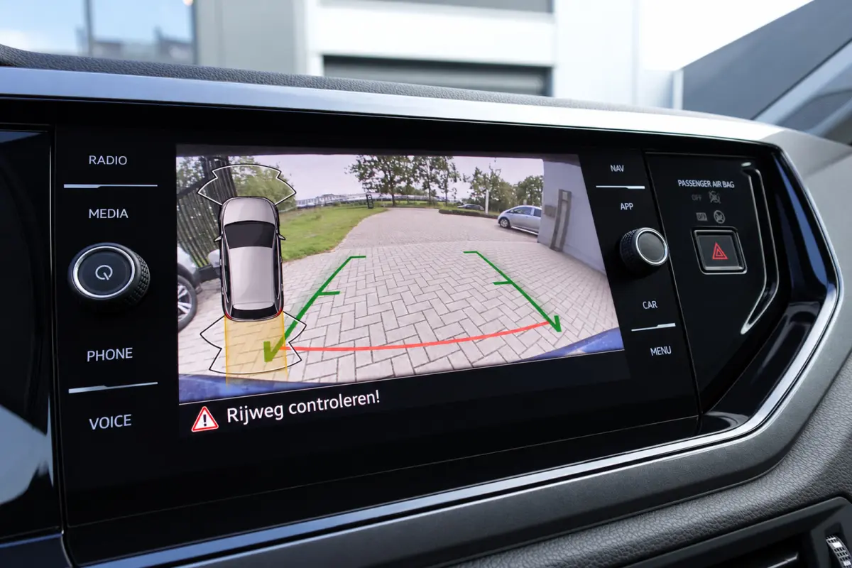 1.0 TSI R-Line Business KEYLESS CARPLAY CAM