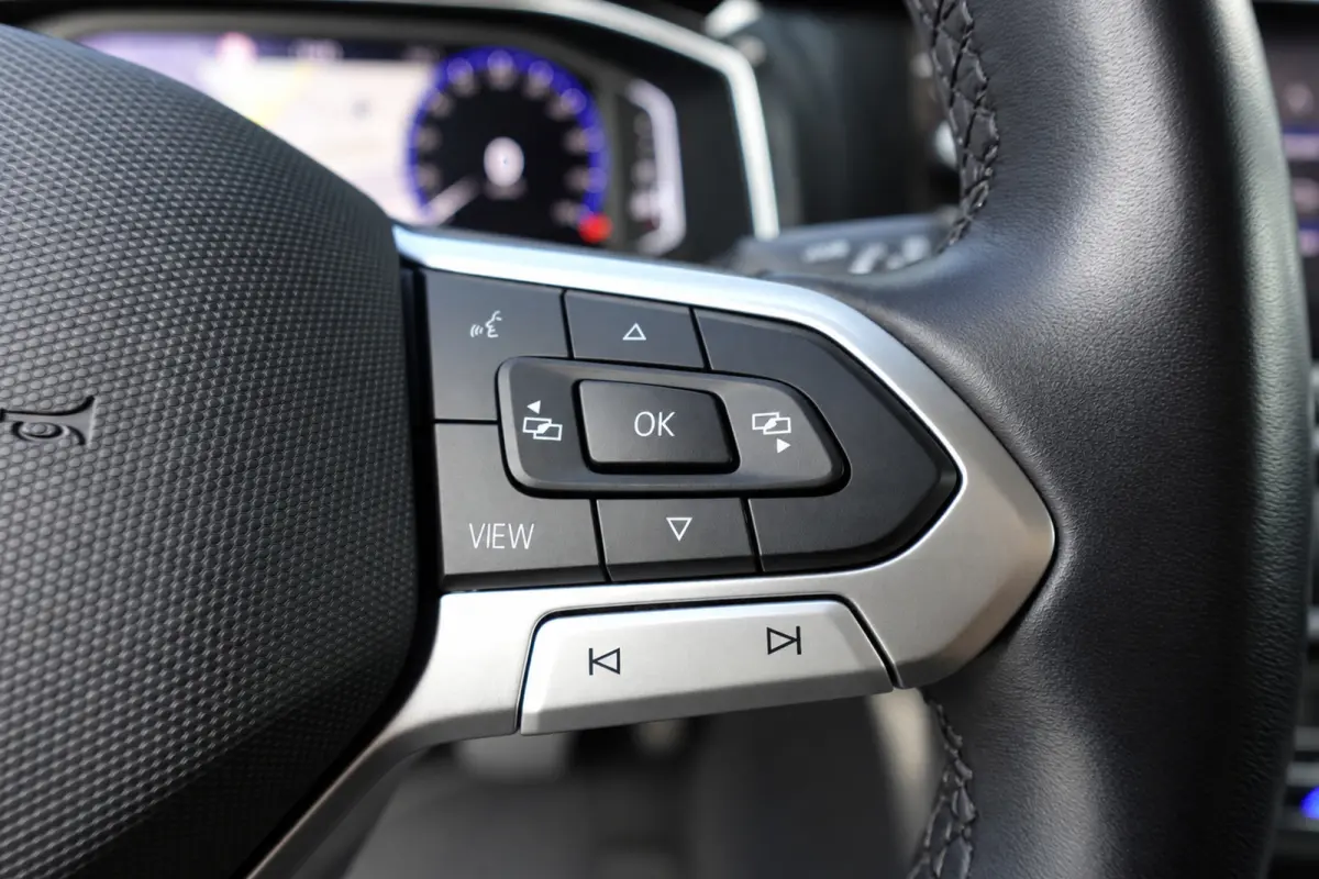1.0 TSI R-Line Business KEYLESS CARPLAY CAM