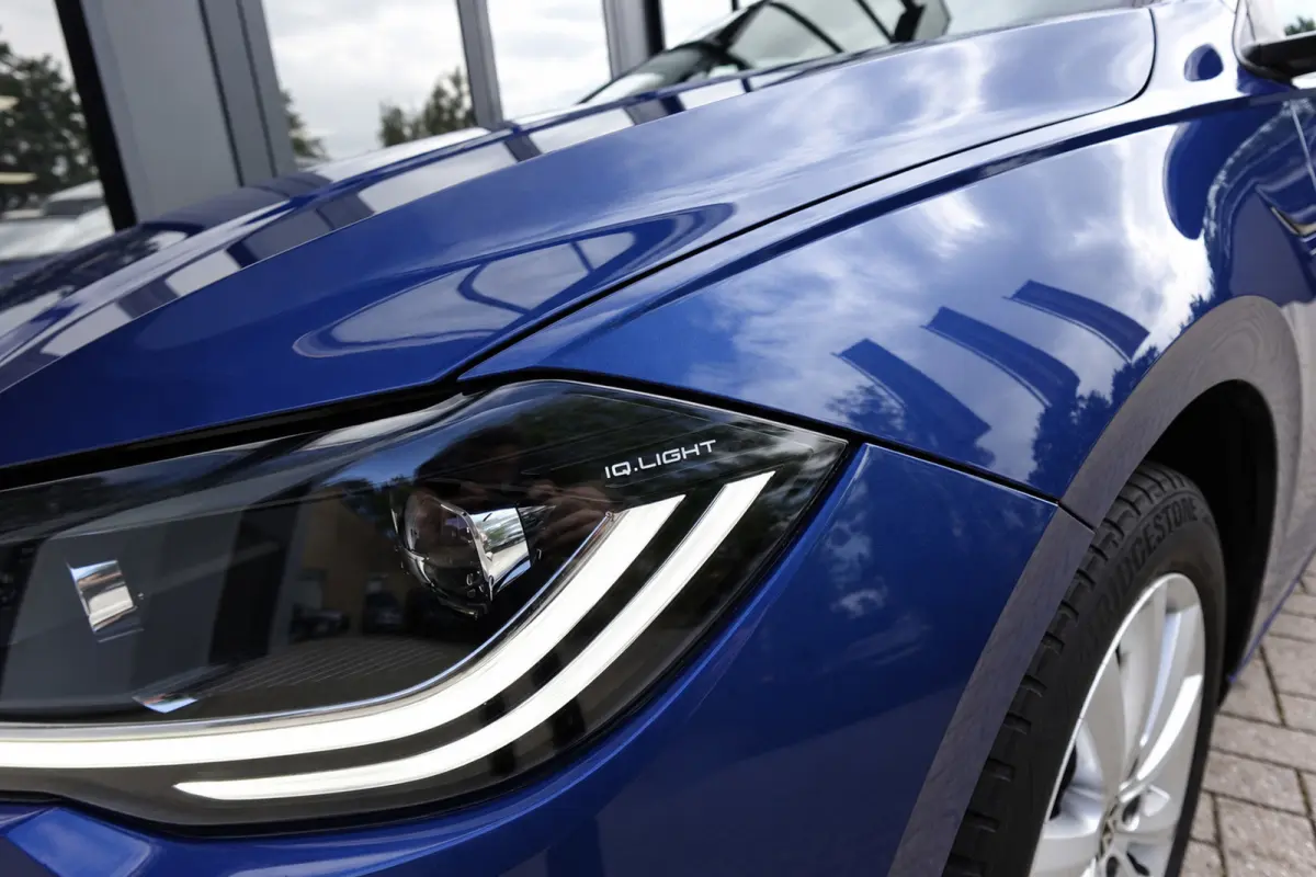 1.0 TSI R-Line Business KEYLESS CARPLAY CAM
