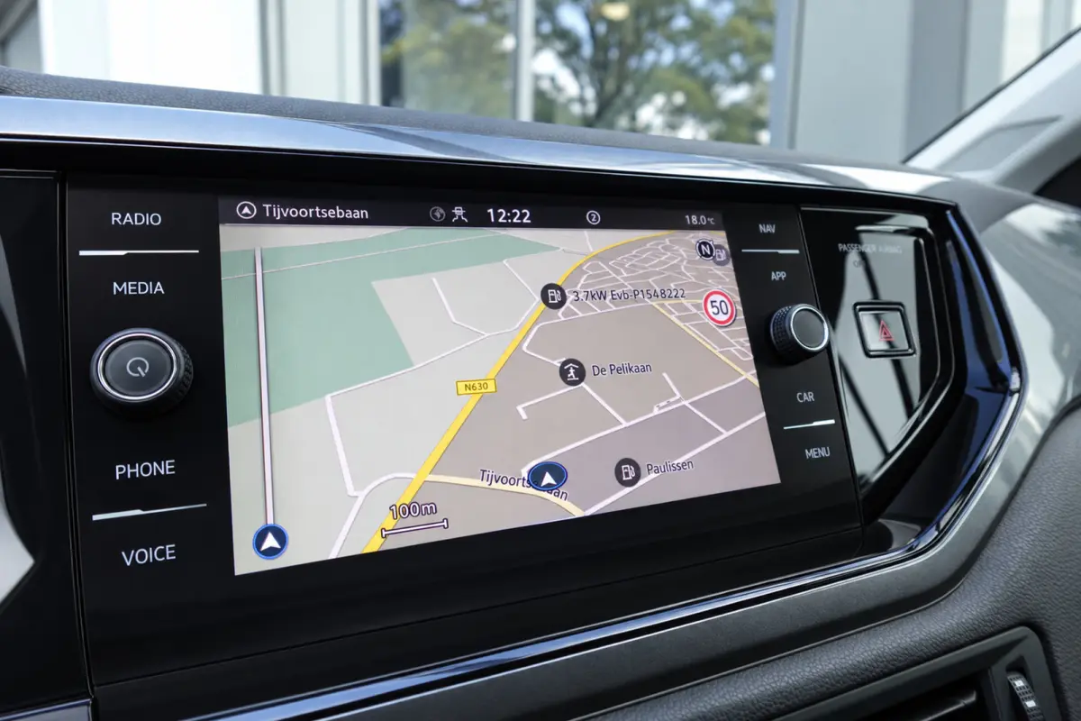 1.0 TSI R-Line Business KEYLESS CARPLAY CAM