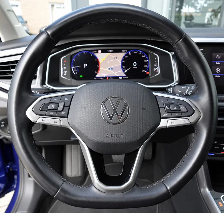 1.0 TSI R-Line Business KEYLESS CARPLAY CAM