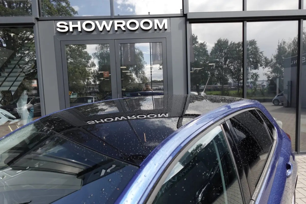 1.0 TSI R-Line Business KEYLESS CARPLAY CAM