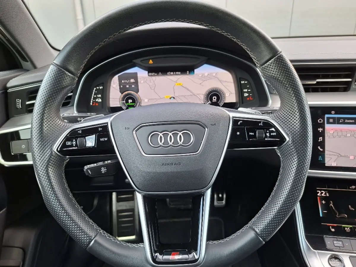 50 TFSI e Quattro S-Line edition * Panoramadak * B&O * Navigatiesysteem* Stoel/stuurverwarming *