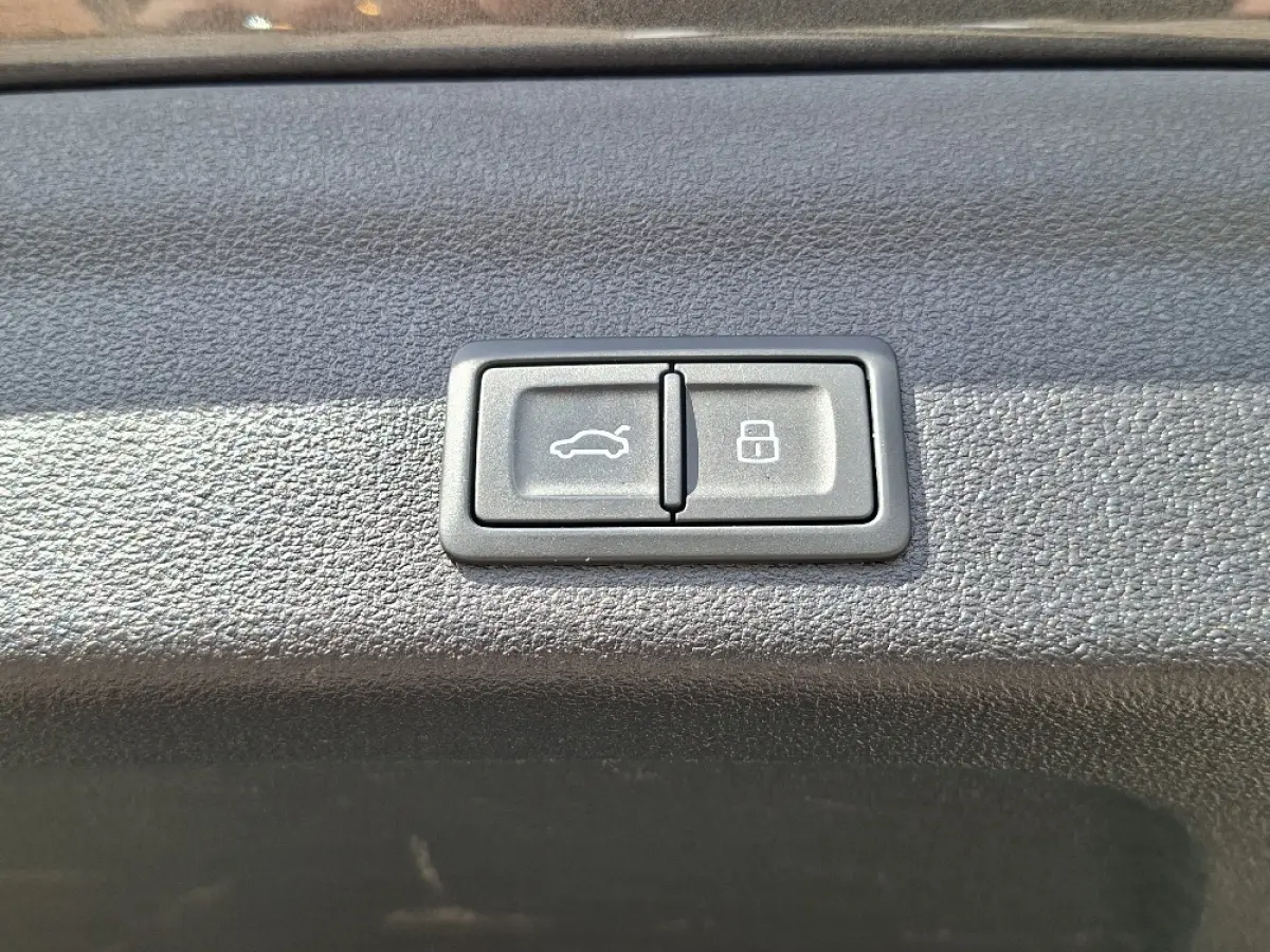 50 TFSI e Quattro S-Line edition * Panoramadak * B&O * Navigatiesysteem* Stoel/stuurverwarming *