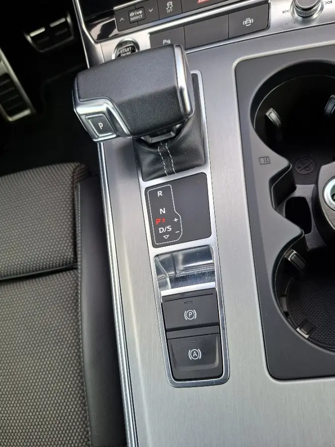 50 TFSI e Quattro S-Line edition * Panoramadak * B&O * Navigatiesysteem* Stoel/stuurverwarming *