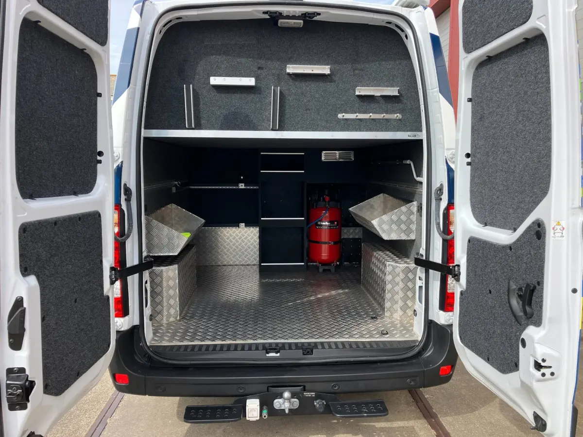 T35 2.3 dCi 135 L3H2 Work Edition Geschikt voor de Kart sport / race sport