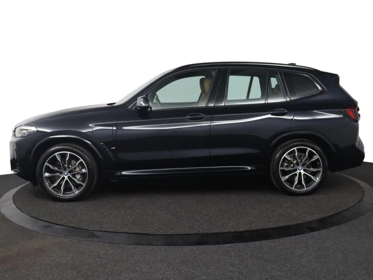 xDrive30e M Sportpakket | Trekhaak | Parking Assistant | Sportstoelen