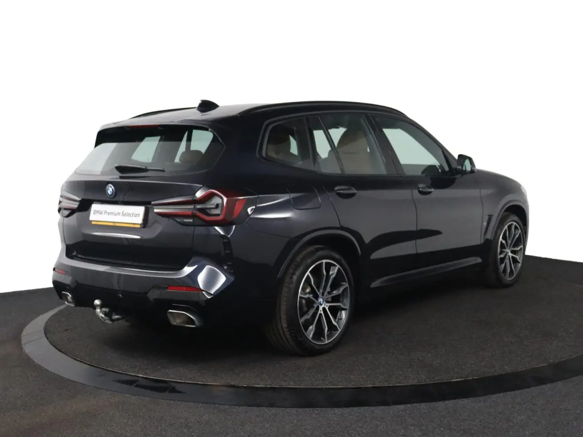 xDrive30e M Sportpakket | Trekhaak | Parking Assistant | Sportstoelen