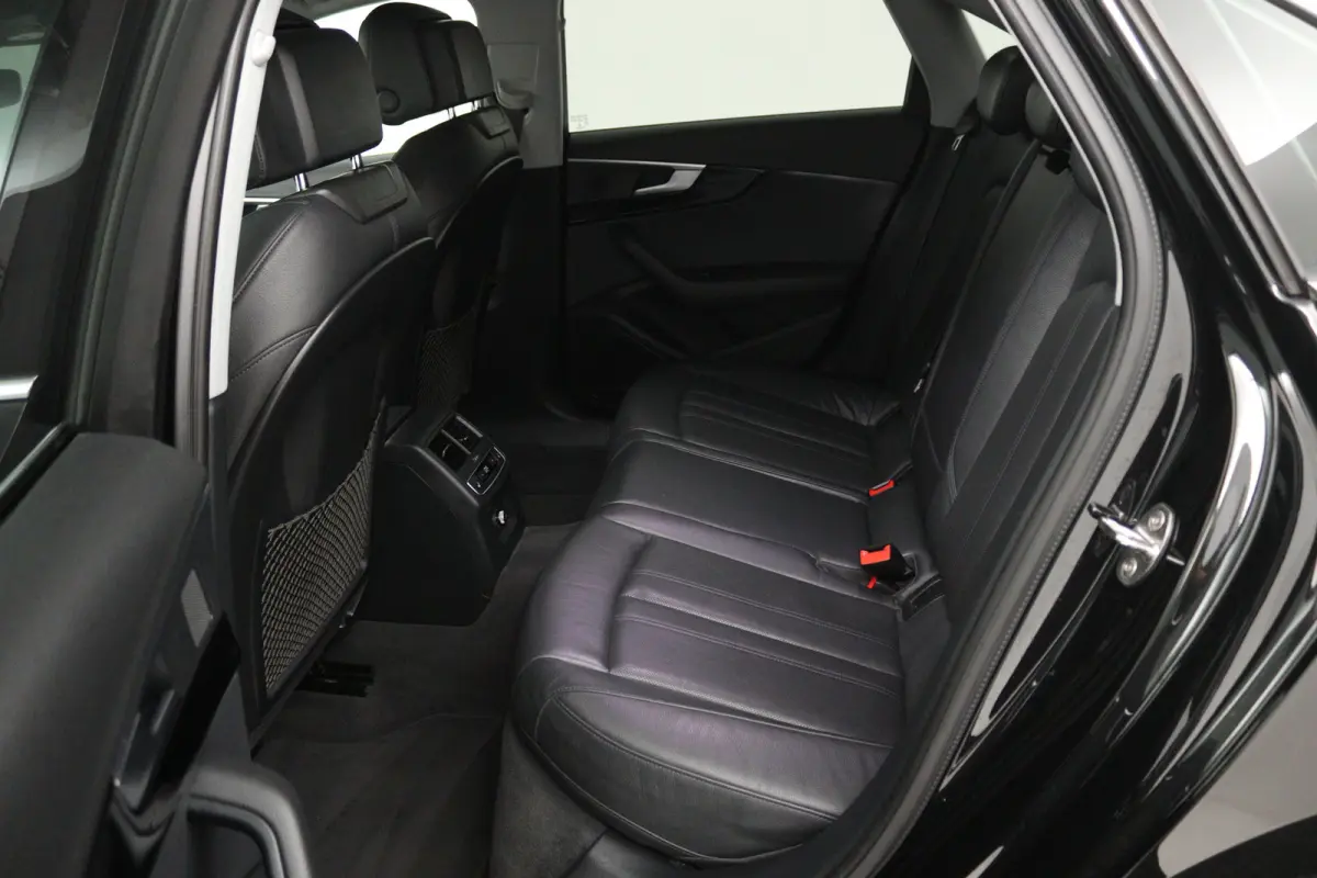 35 TFSI Sport S line black edition (DIGITALE COCKPIT, CAMERA, STOELVERWARMING/VERKOELING, ELEKTR STOELEN)