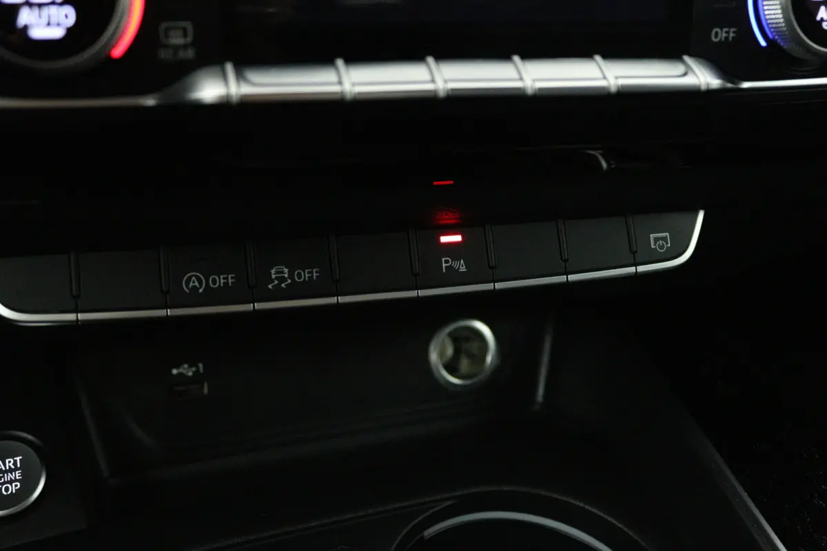 35 TFSI Sport S line black edition (DIGITALE COCKPIT, CAMERA, STOELVERWARMING/VERKOELING, ELEKTR STOELEN)